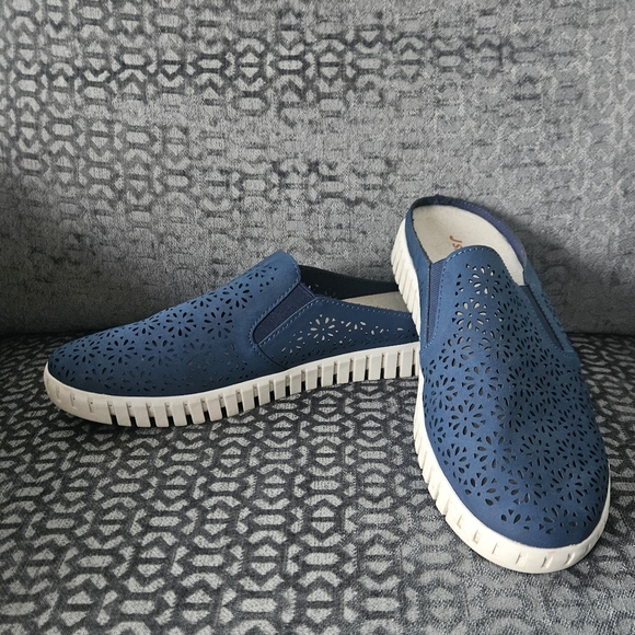 Women's Navy Slip-On Loafers - Picture 4 of 6